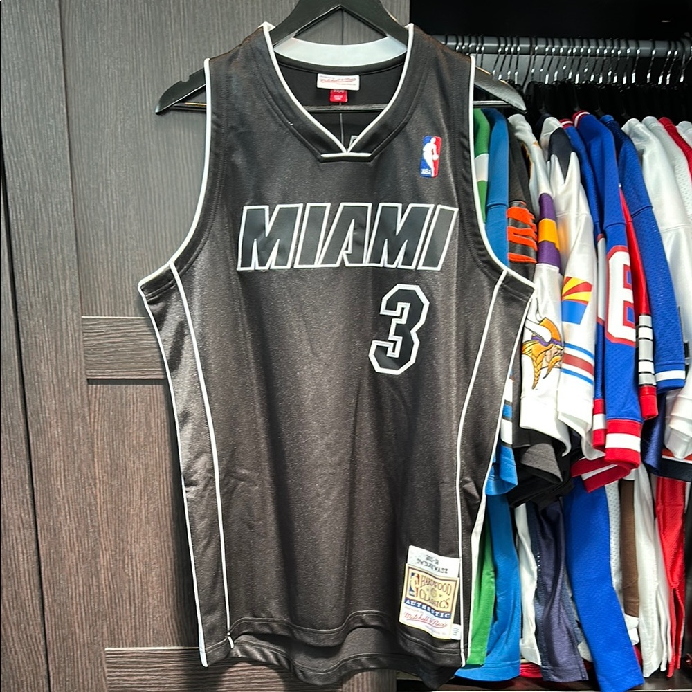 Dwyane Wade Miami Heat Mitchell & Ness 2011/12 Authentic Jersey - Black